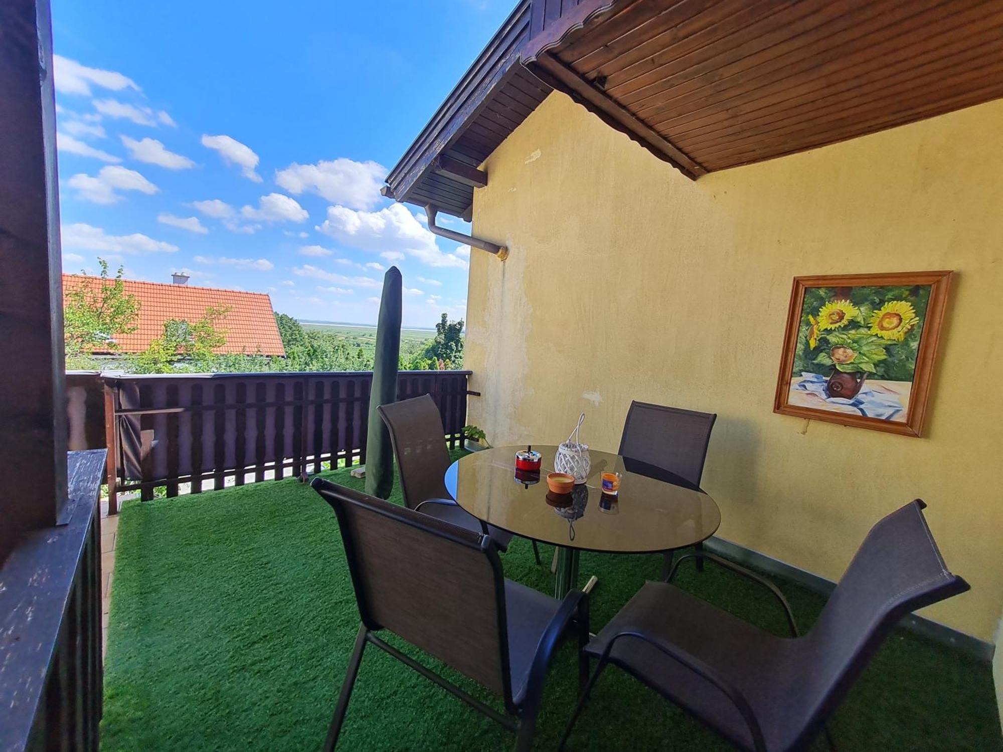 Ferienwohnungen Oedenburgerhof Moerbisch Am See Ngoại thất bức ảnh
